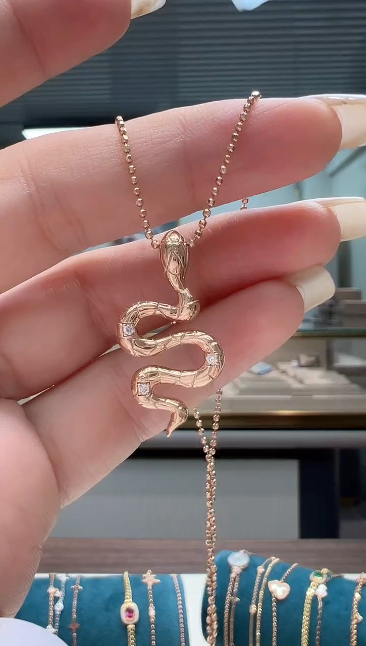 【闪购商品】钻石吊坠(不含链)18K金镶嵌镶钻蛇吊坠K红