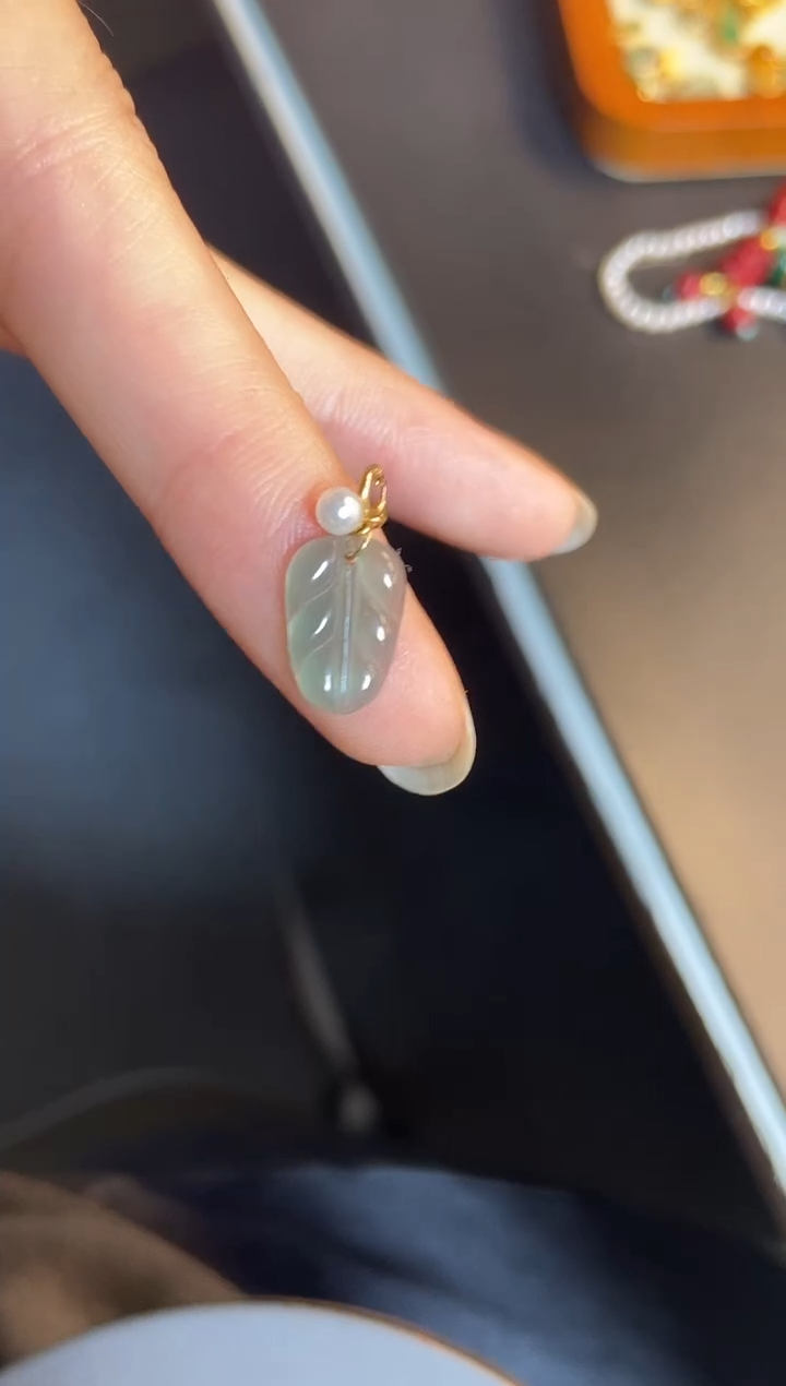 吊坠(不含链)18K金镶嵌翡翠1