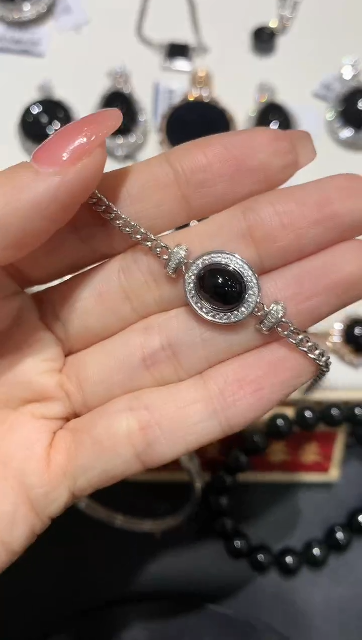 【闪购商品】翡翠吊坠(赠链)18K金镶嵌团购1