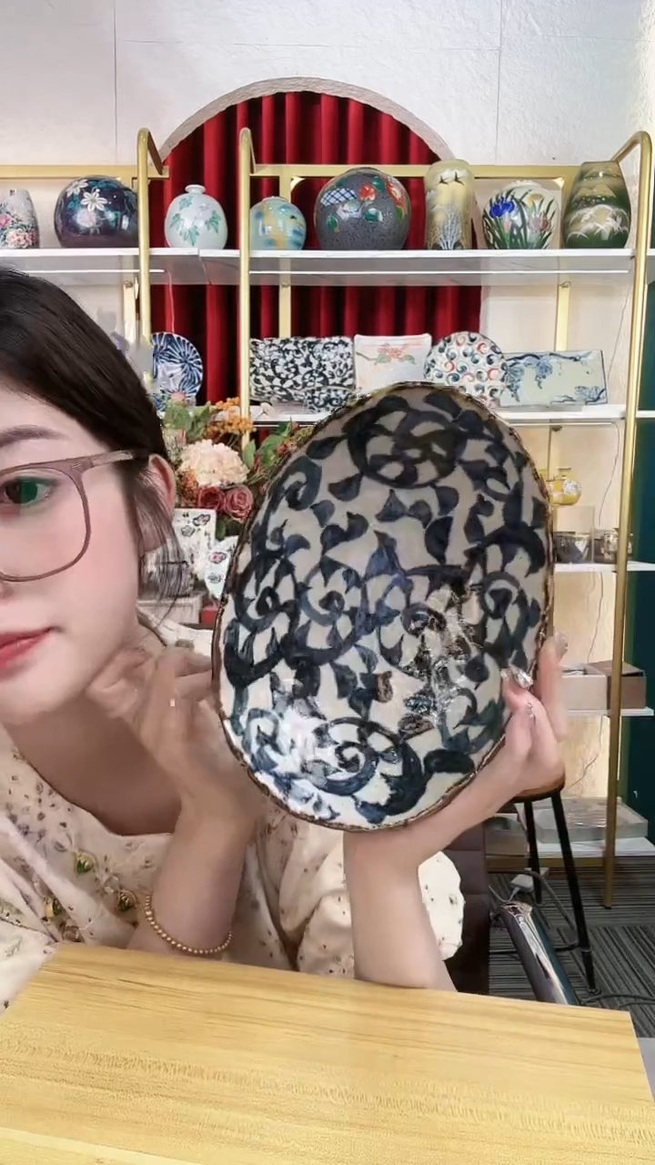 陶瓷唐草手绘椭圆盘单只