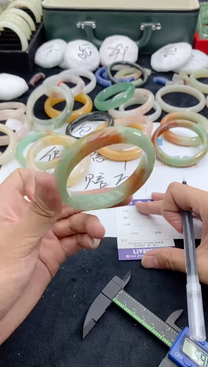 【闪购商品】石英质玉手镯未镶嵌125