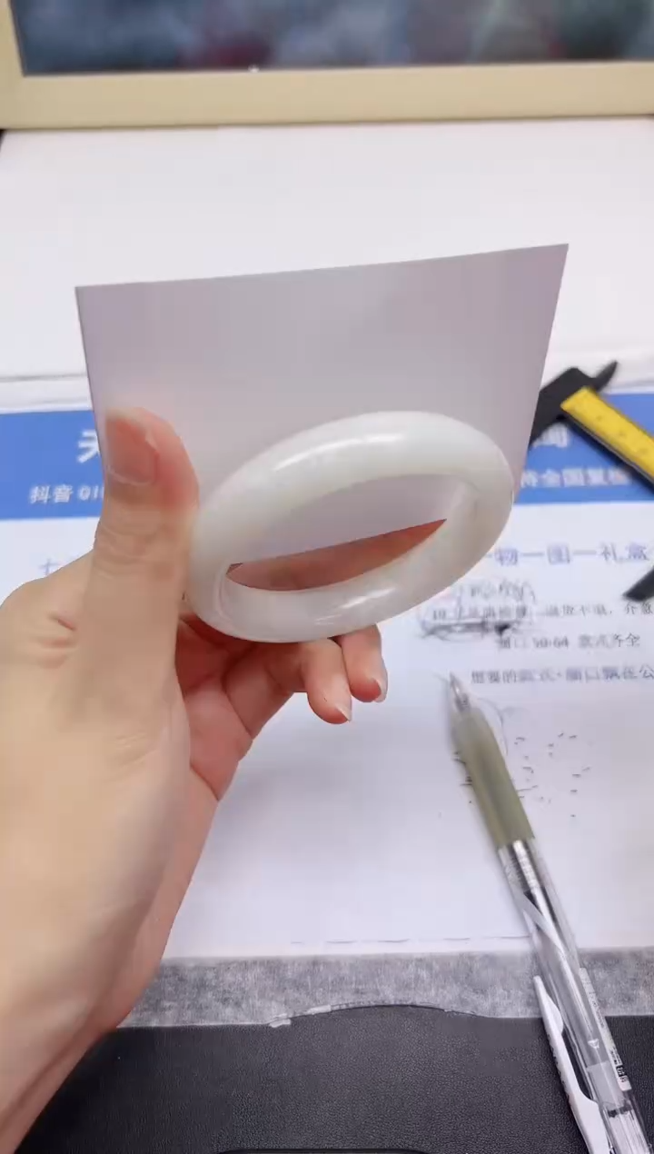 和田玉手镯未镶嵌167-52.8