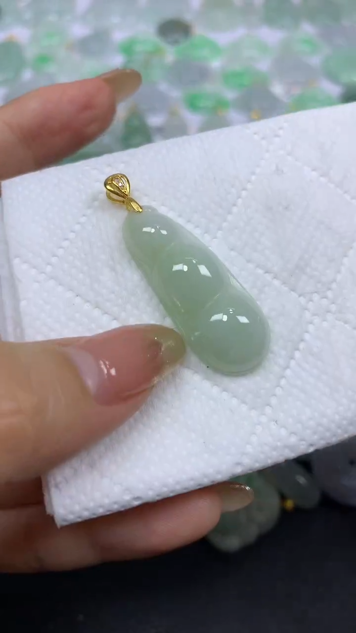 颈饰未镶嵌翡翠A货