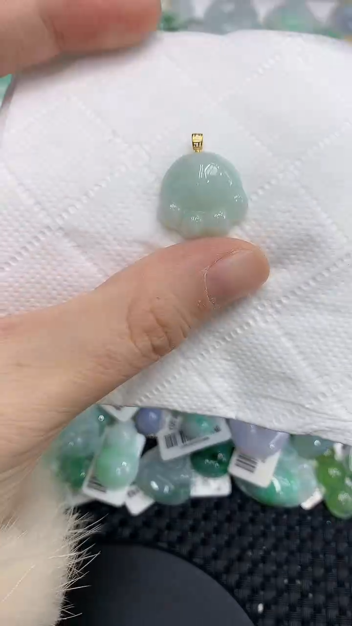 颈饰18K金镶嵌翡翠a货百元以下同包裹多件发出的只收取一单运费