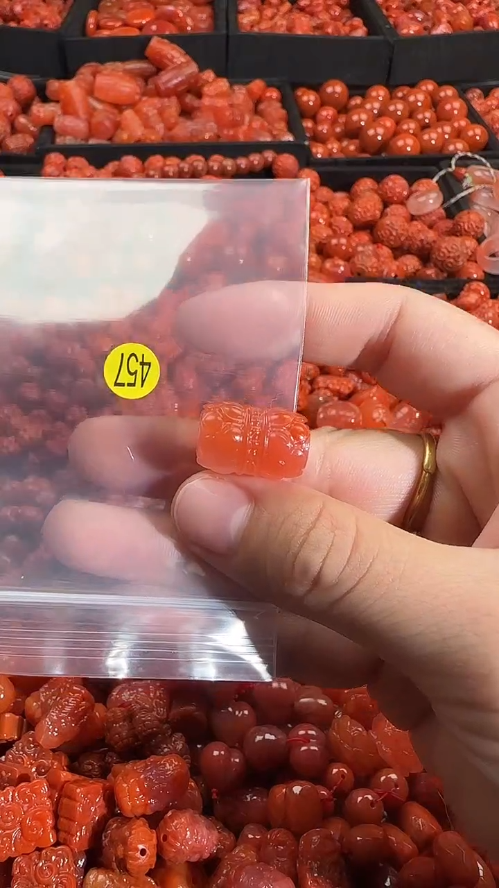 颈饰未镶嵌南红玛瑙1