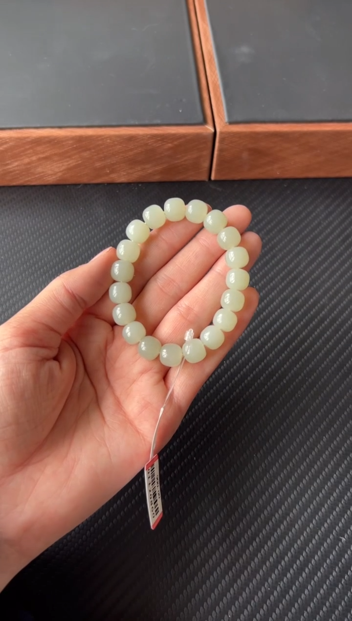【闪购商品】和田玉手串未镶嵌且末微色差卡10 老型珠