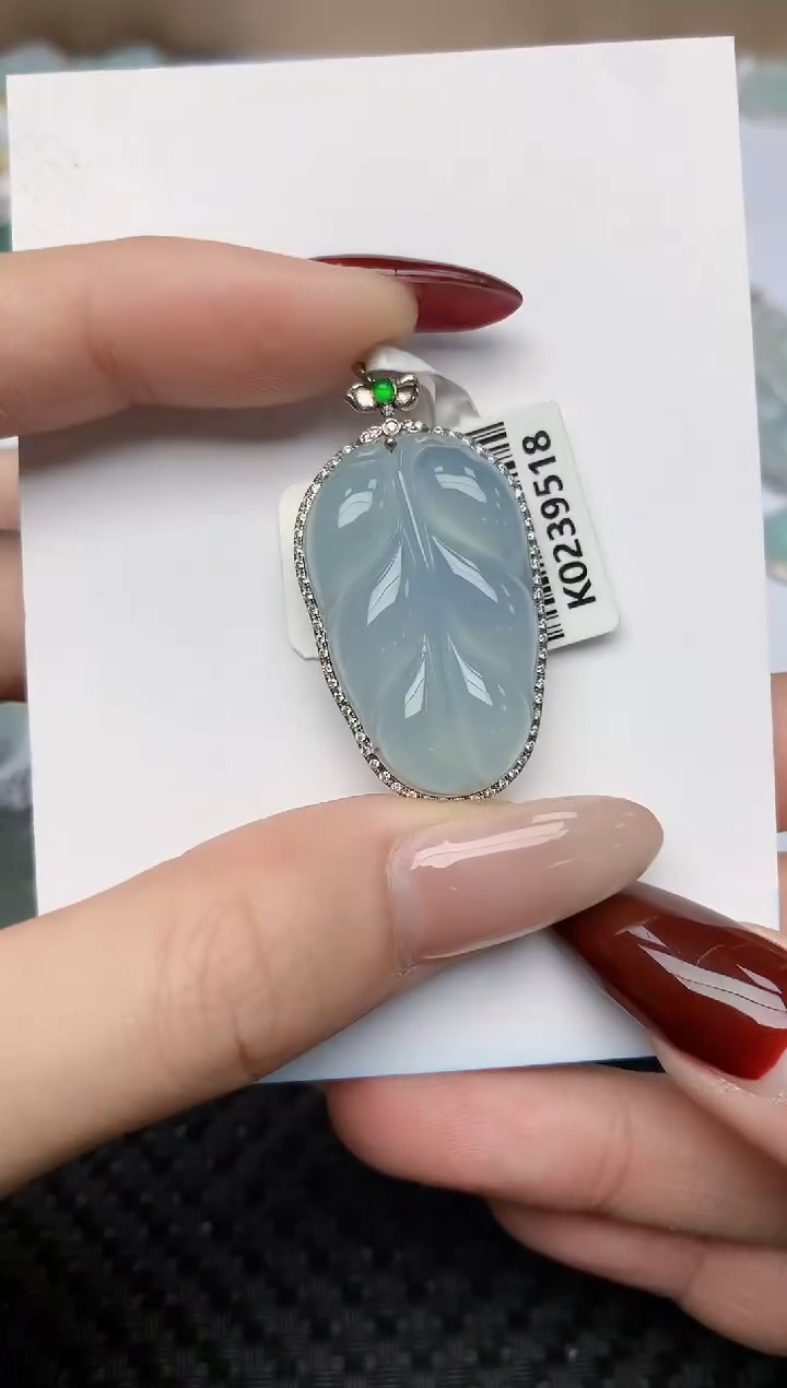 【闪购商品】翡翠颈饰18K金镶嵌天然翡翠a货