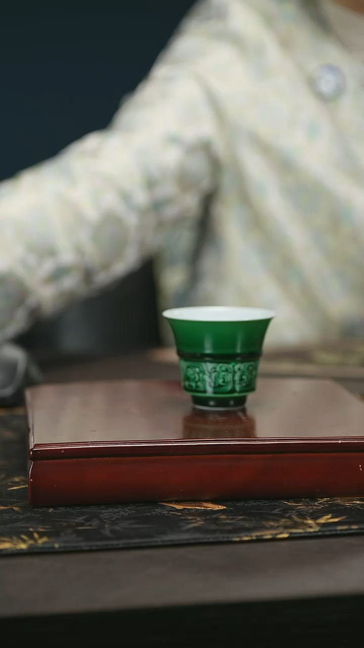 【闪购商品】瓷堂里郎窑绿雕刻小杯