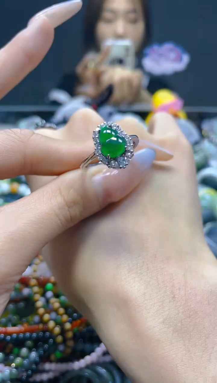 翡翠未镶嵌颈饰/S/翡翠A货，一件也是批发价