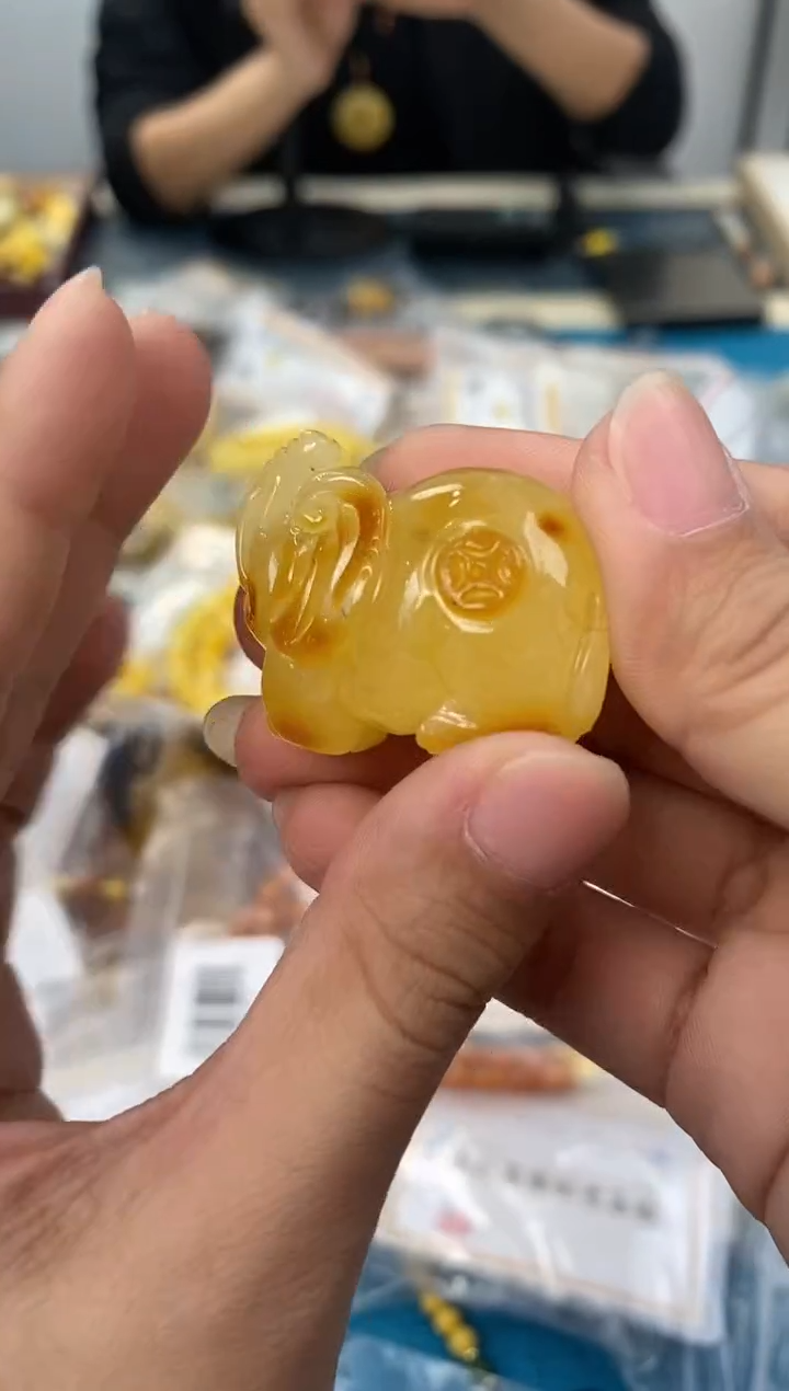 【闪购商品】琥珀裸石未镶嵌天然琥珀蜜蜡大象