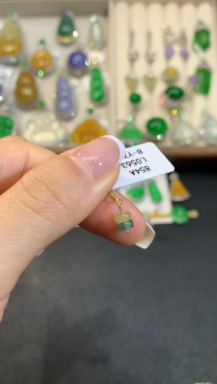 【闪购商品】翡翠吊坠(不含链)18K金镶嵌L0563