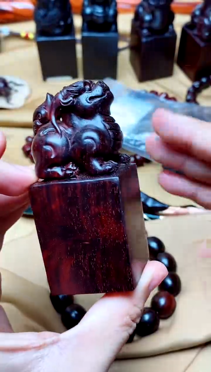 檀香紫檀（小叶紫檀）摆件