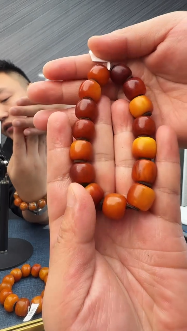 蜜蜡未镶嵌珠宝奇石假一罚十微瑕31，15发一件