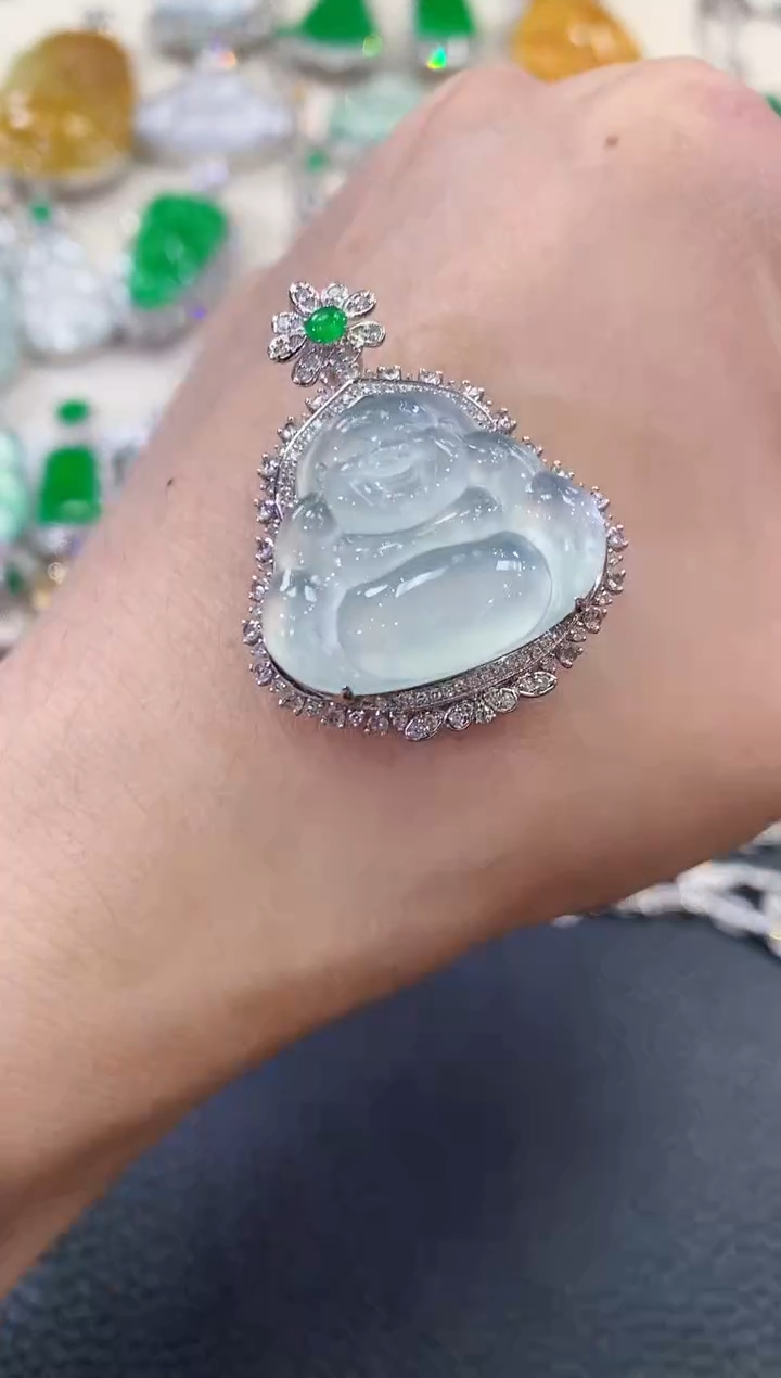 【闪购商品】翡翠吊坠(不含链)18K金镶嵌 B75