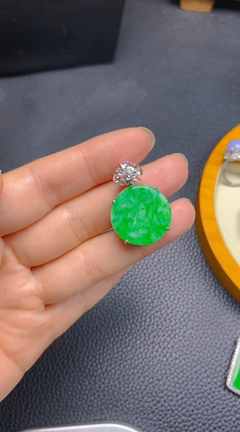 翡翠银S925镶嵌颈饰圆牌