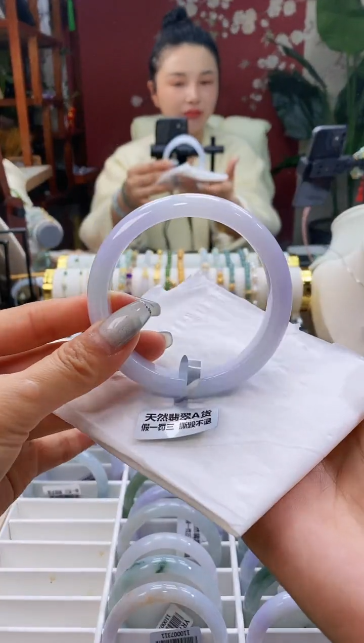 【闪购商品】翡翠手镯未镶嵌132圈口60-62/12.8*8.7