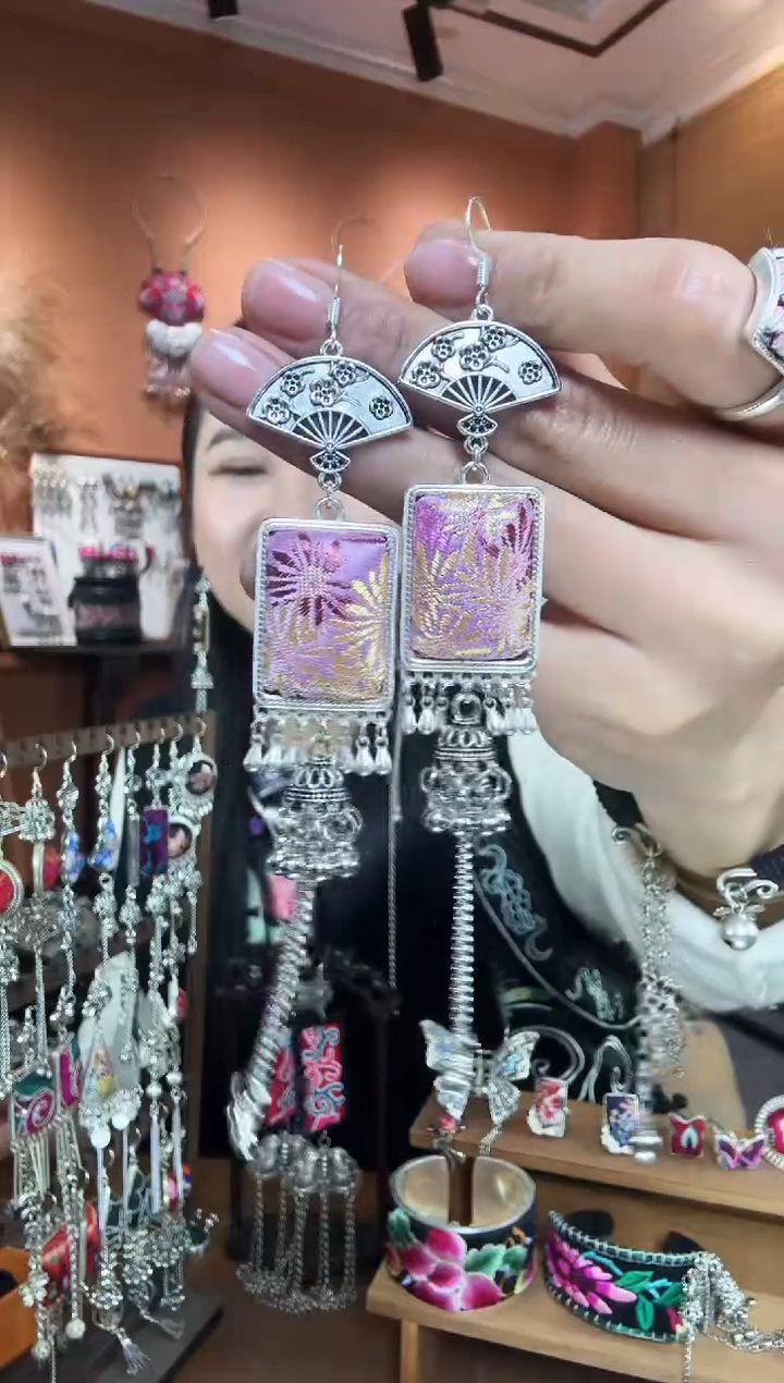 【闪购商品】刺绣纯手工民族风耳环