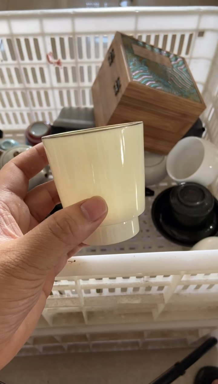 杯无运费险有瑕疵的摄影的产品有使用过的痕迹有点脏介意勿拍