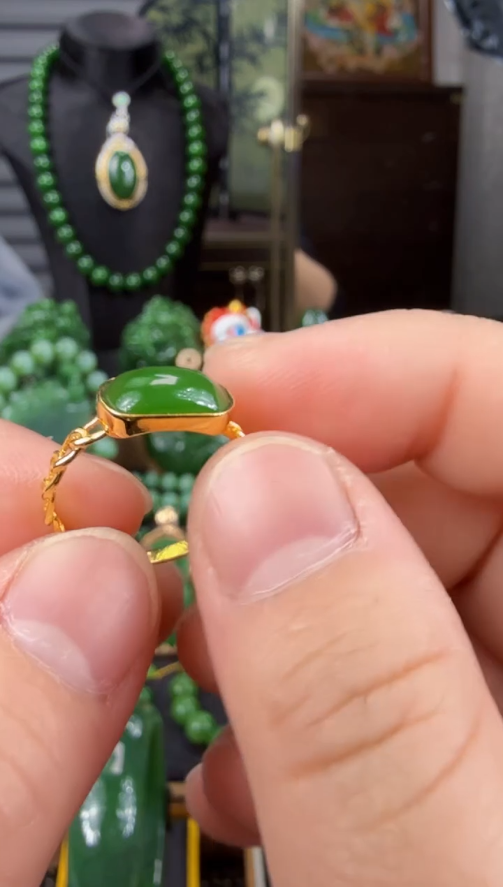 【闪购商品】和田玉（碧玉）戒指18K金镶嵌 