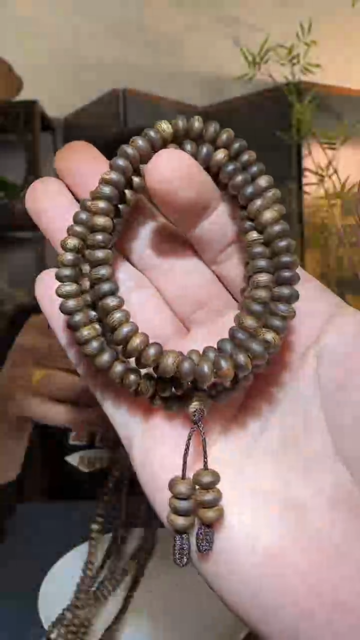 【闪购商品】沉香手串多圈乌身算盘浮0.6/14g多样性发一条