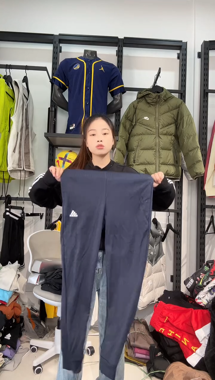 3598闪购编码 阿迪运动卫衣裤以直播间过款为准 尺码  s