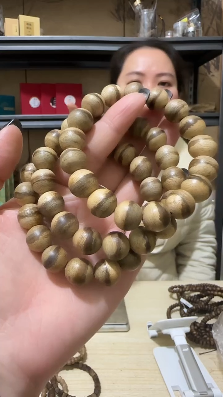 【闪购商品】沉香手串24号马泥涝野料圆珠卡12手串多样性一条