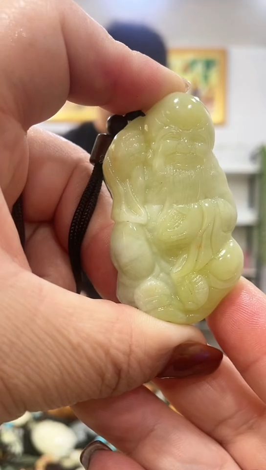 未镶嵌岫玉吊坠   