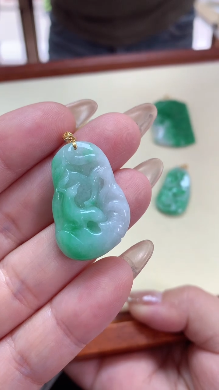 【闪购商品】翡翠吊坠(不含链)18K金镶嵌挂件