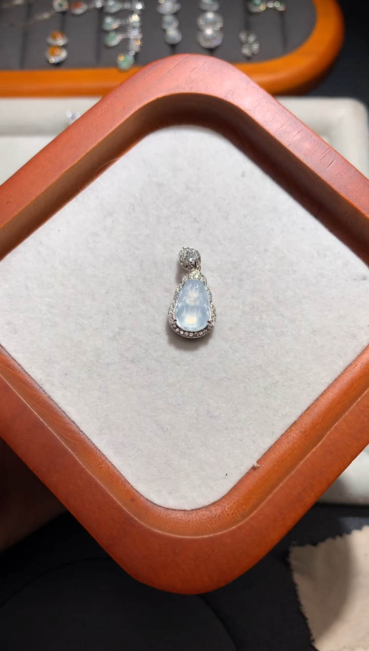 【闪购商品】翡翠吊坠(不含链)银S925镶嵌貔貅锁骨小吊坠s925银
