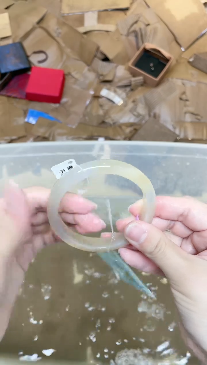 石英质玉手镯未镶嵌857-