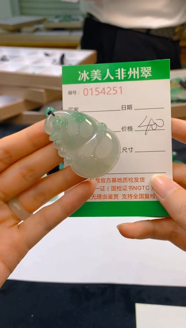 【闪购商品】石英质玉颈饰未镶嵌251