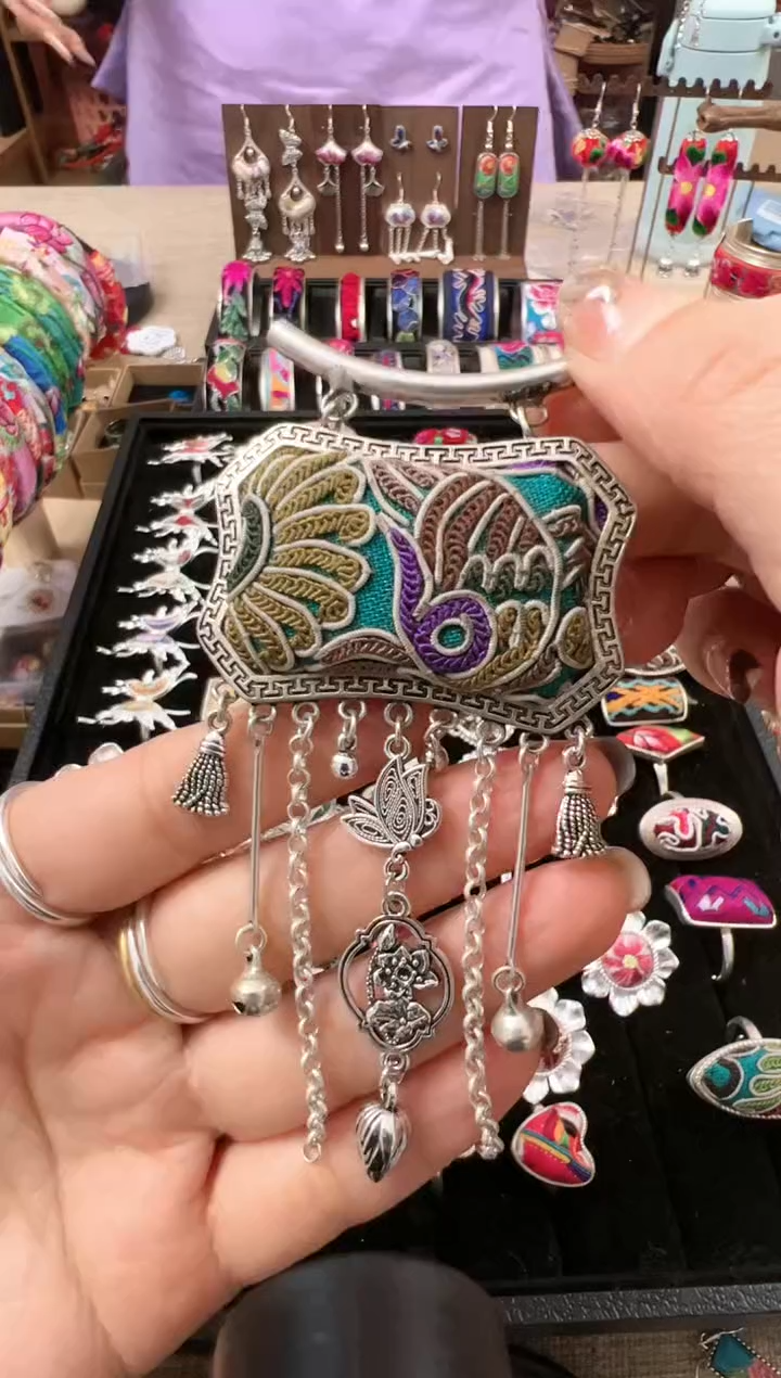 【闪购商品】织绣民族风老绣饰品253