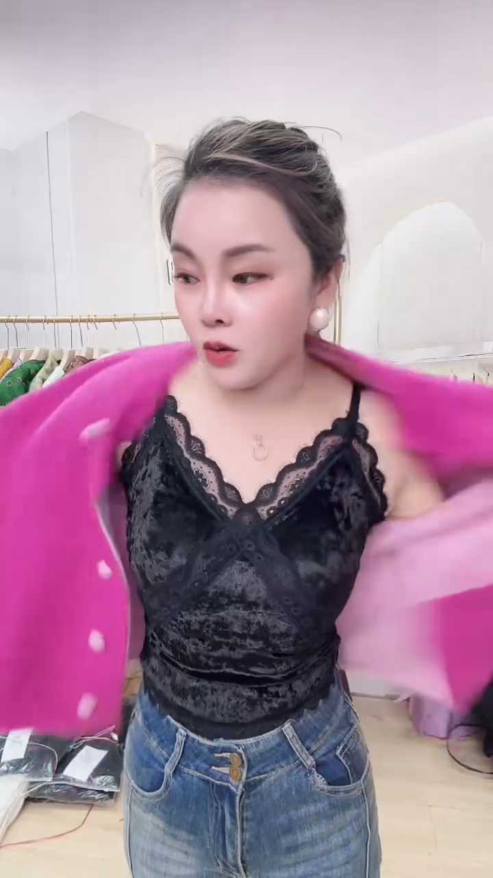 9号玫红色羊绒外套1件