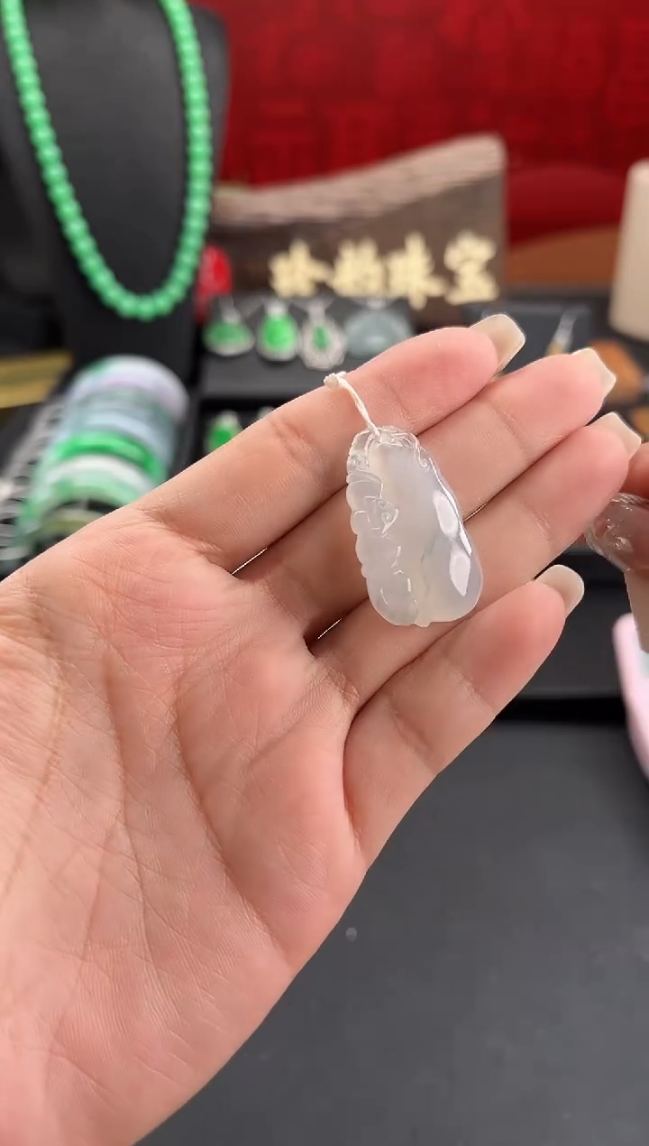 颈饰未镶嵌翡翠吊坠