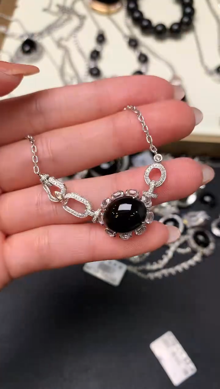 【闪购商品】翡翠颈饰18K金镶嵌159-蛋面套链