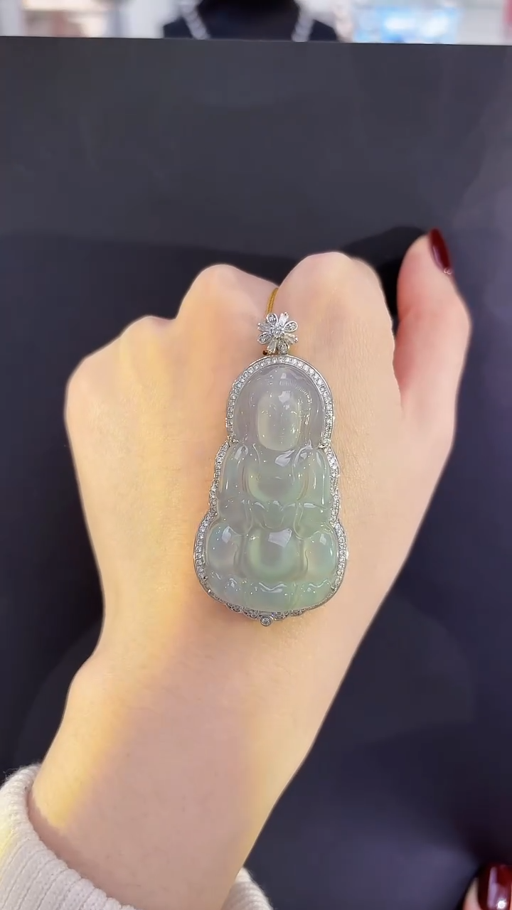 【闪购商品】翡翠吊坠(不含链)18K金镶嵌翡翠观音吊坠多人不退不换