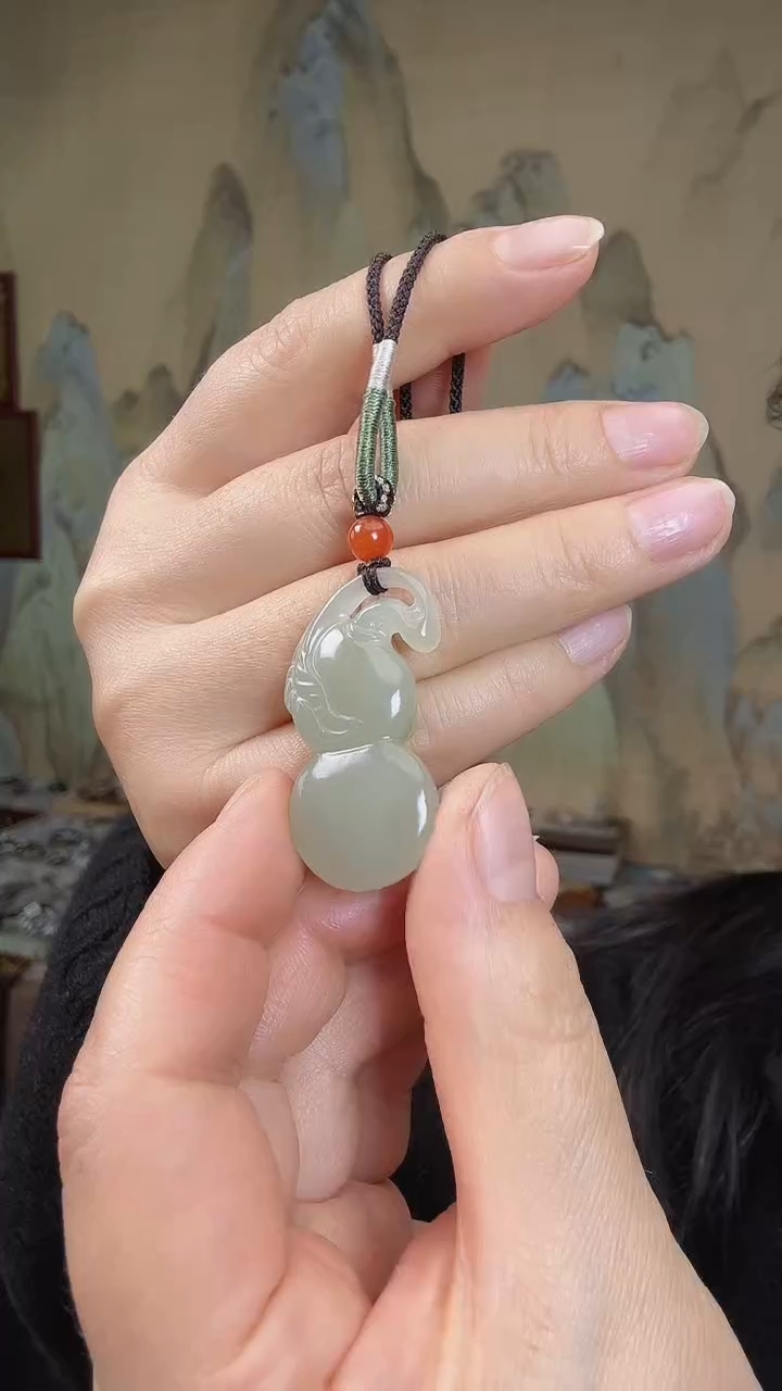 颈饰未镶嵌和田玉.