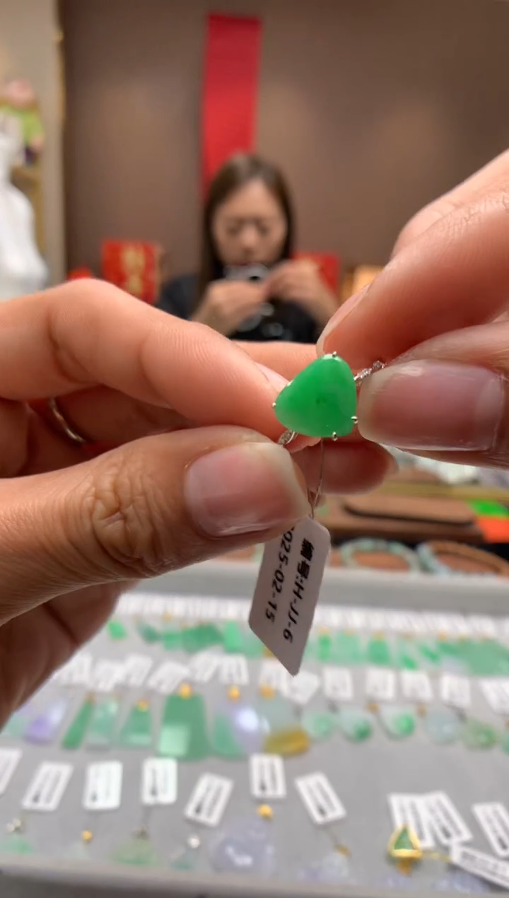 【闪购商品】翡翠颈饰18K金镶嵌戒指1