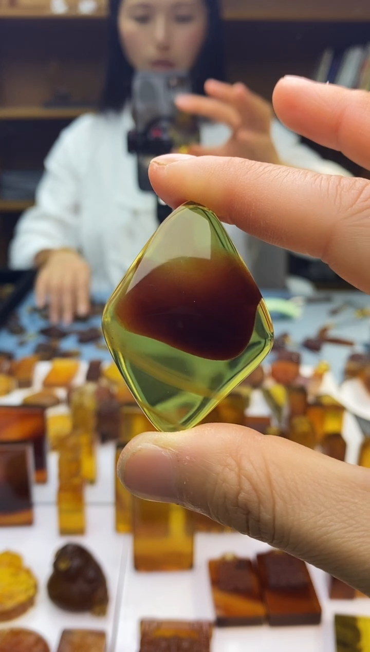 琥珀颈饰未镶嵌SN85-91（随型·棕红蜜）