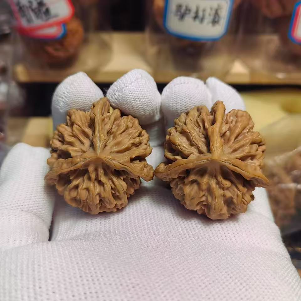 三棱龙鳞帝王2025头茬新货文玩核桃