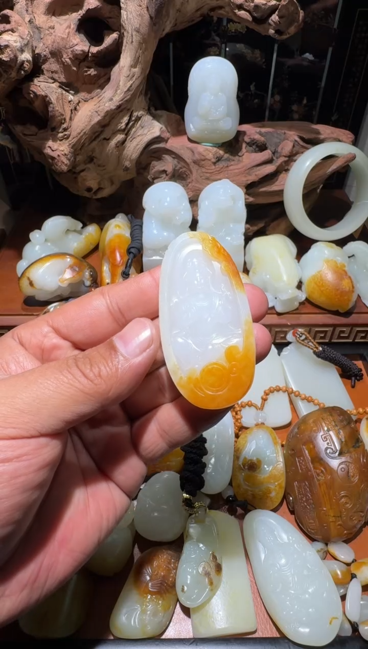 颈饰未镶嵌和田玉观音
