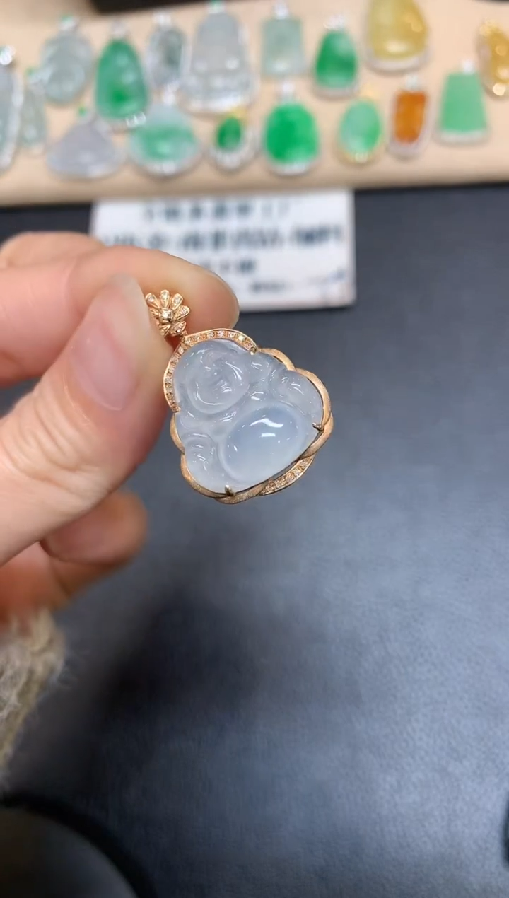 【闪购商品】翡翠颈饰18K金镶嵌佛公【无服务费