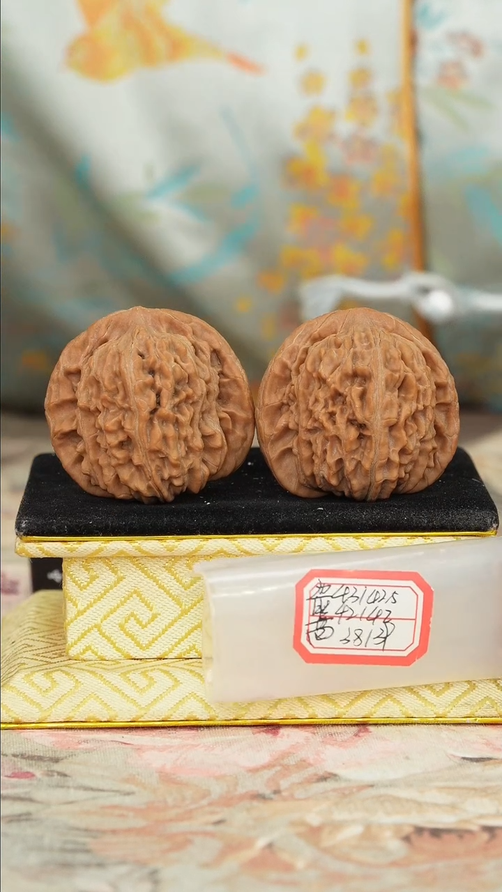 【闪购商品】文玩核桃把件平谷四座楼