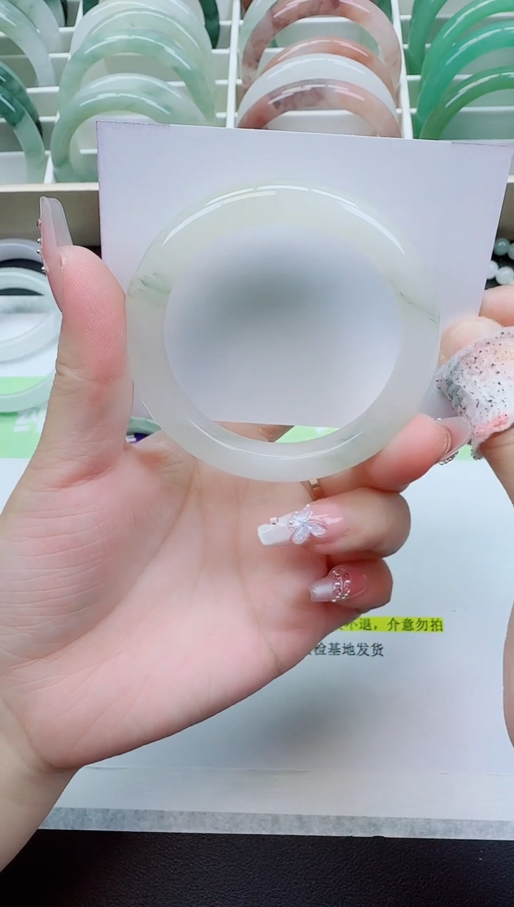 【闪购商品】石英质玉手镯未镶嵌185/53-54圈