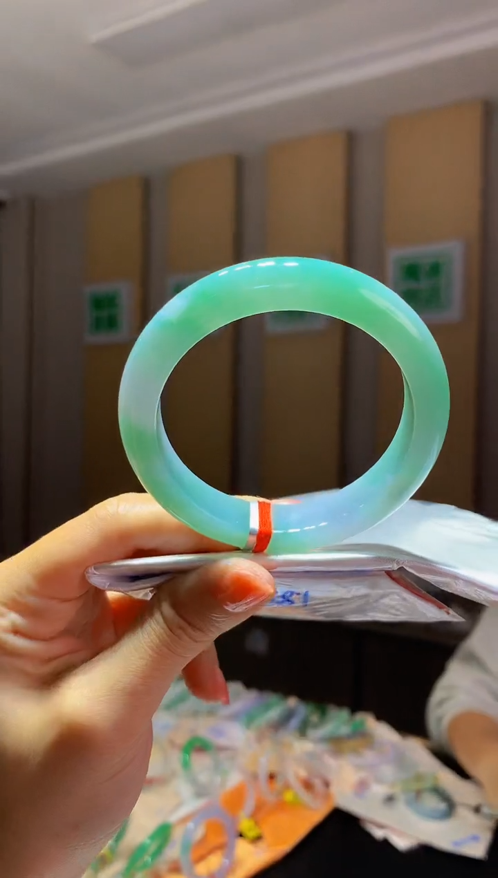 未镶嵌手镯翡翠- F82圈口 54.6