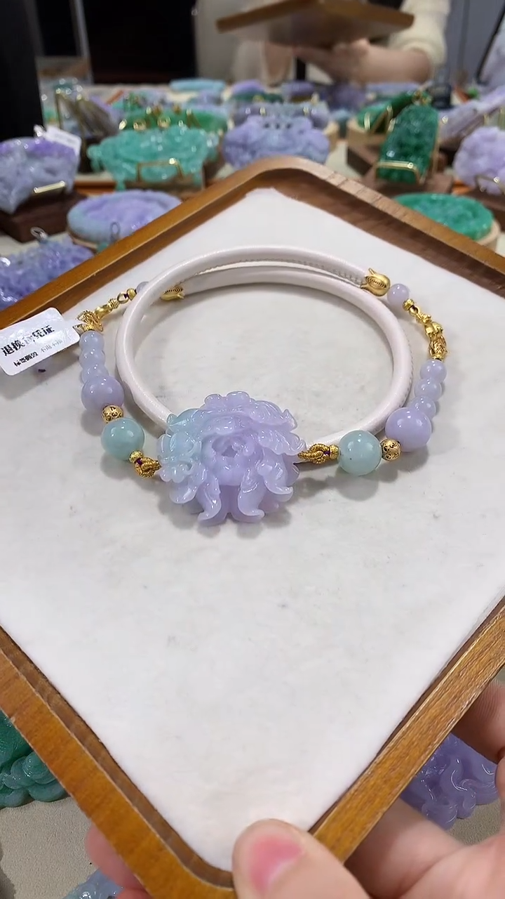 颈饰未镶嵌翡翠吊坠