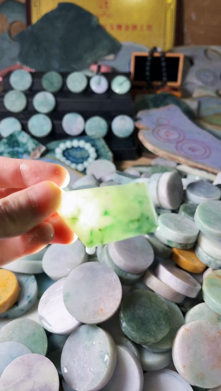 【闪购商品】翡翠颈饰未镶嵌A货吴平779