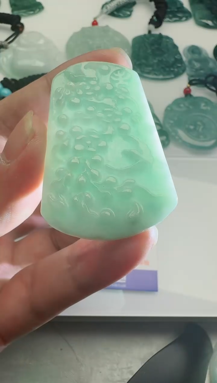 【闪购商品】翡翠吊坠(不含链)未镶嵌1