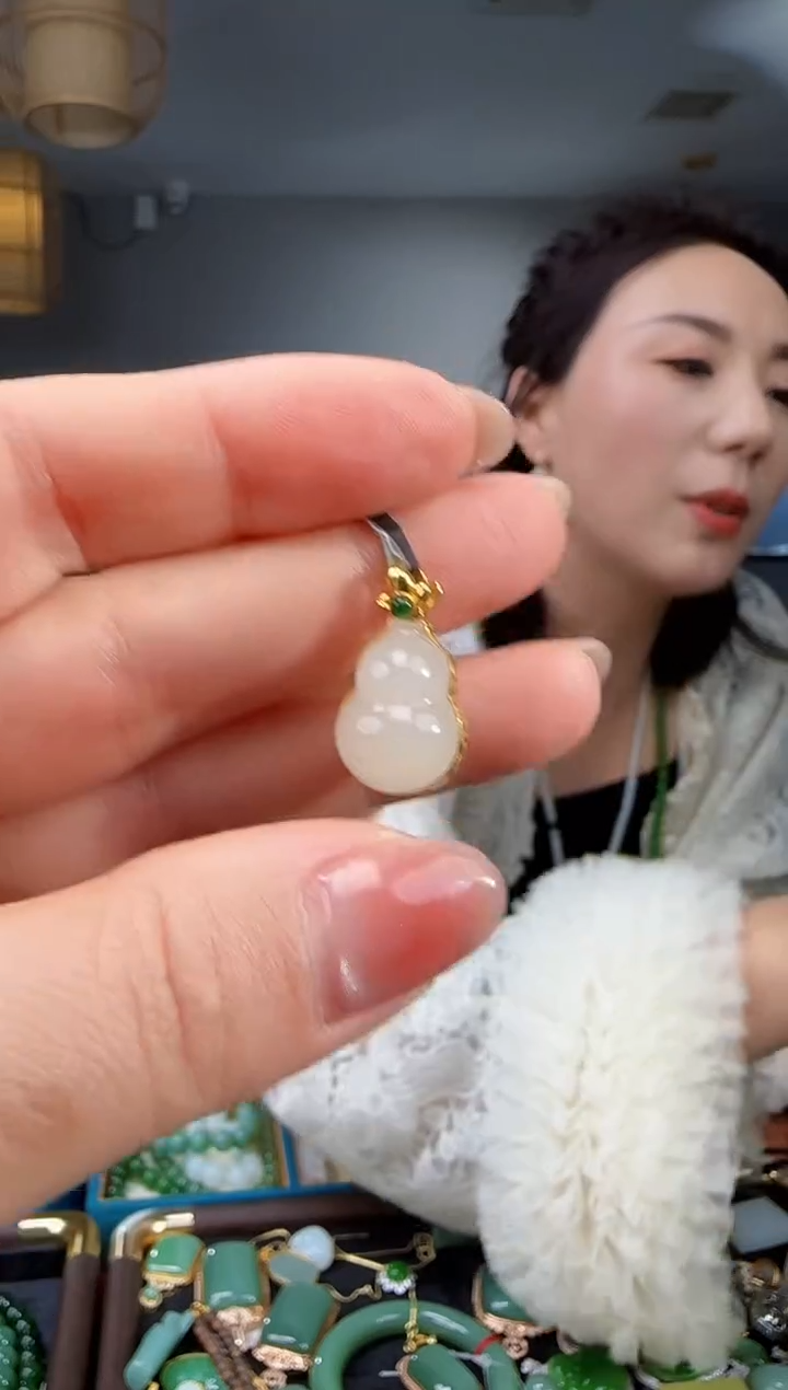 吊坠(不含链)18K金镶嵌和田玉1