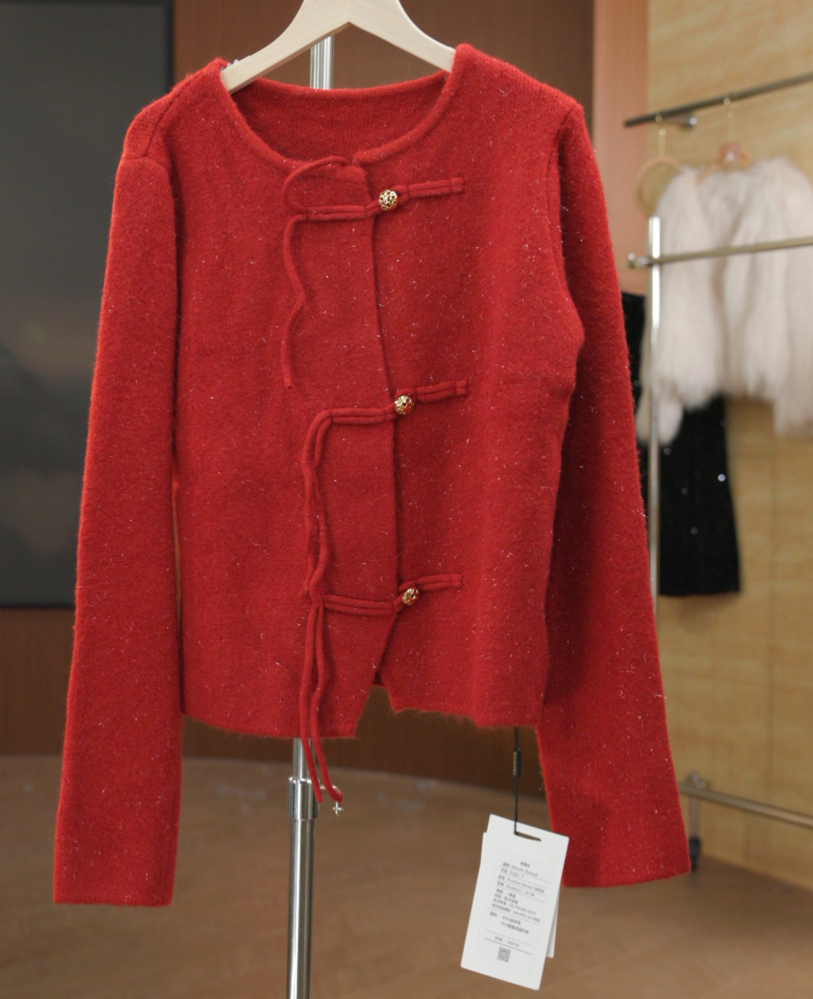 JS126红 气质长袖针织衫盘扣设计时尚休闲百搭